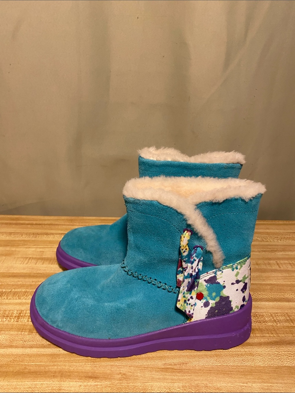 UGG  I Heart Bow Paint Splatter Seude Blue and Purple Winter Boots size 7